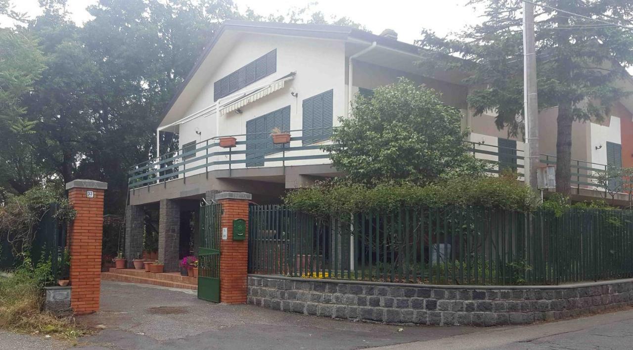 Chalet Villa Fini Fleri Buitenkant foto