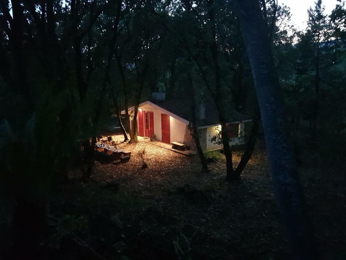 Chalet Villa Fini Fleri Buitenkant foto