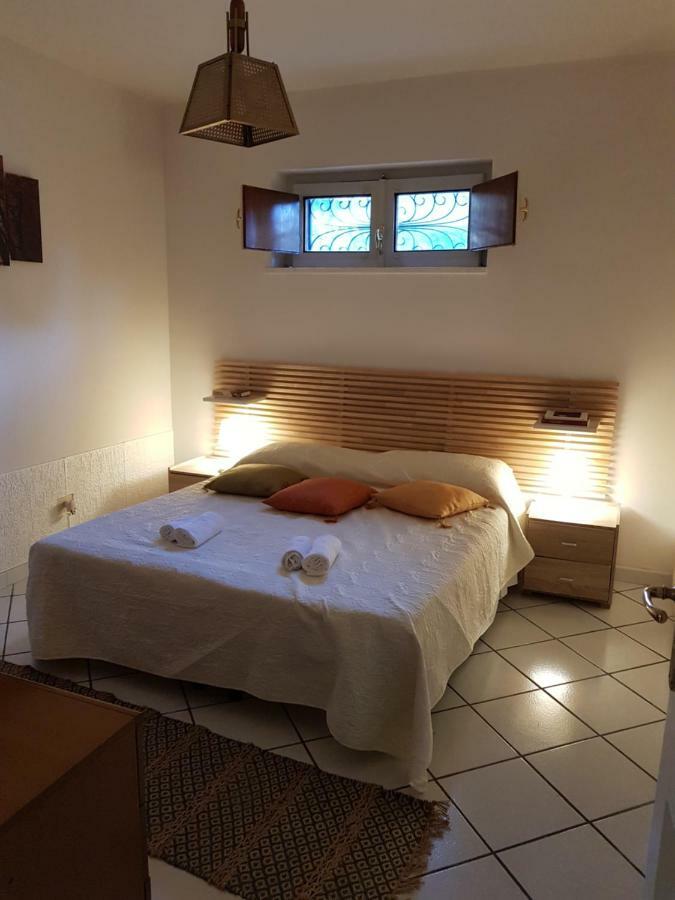 Chalet Villa Fini Fleri Buitenkant foto