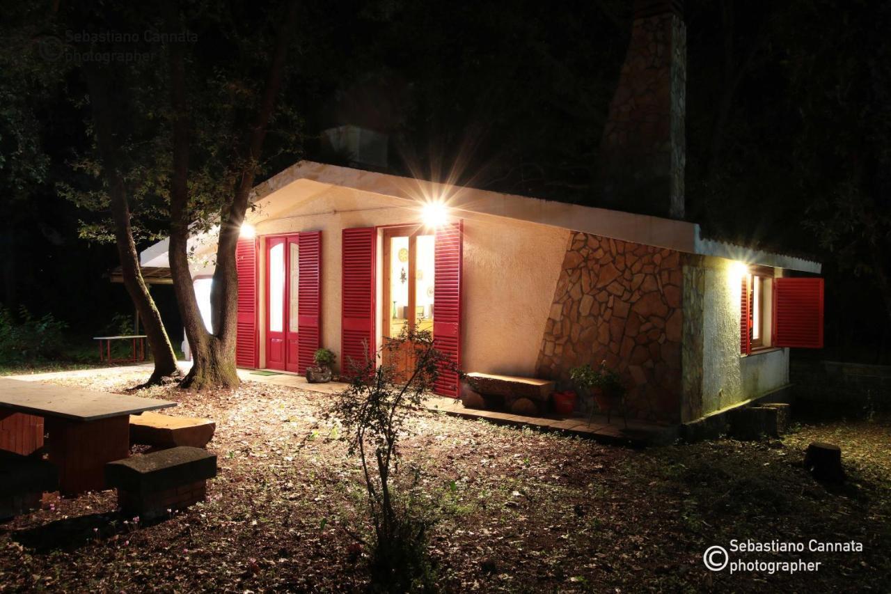 Chalet Villa Fini Fleri Buitenkant foto